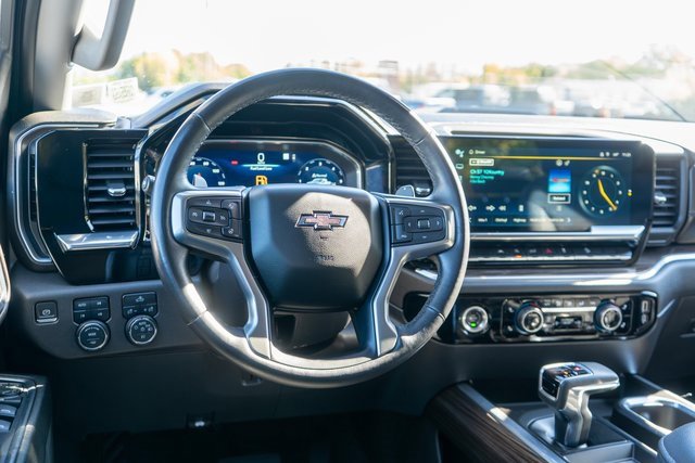 Used 2023 Chevrolet Silverado 1500 LT Trail Boss w/ Protection Package image 13