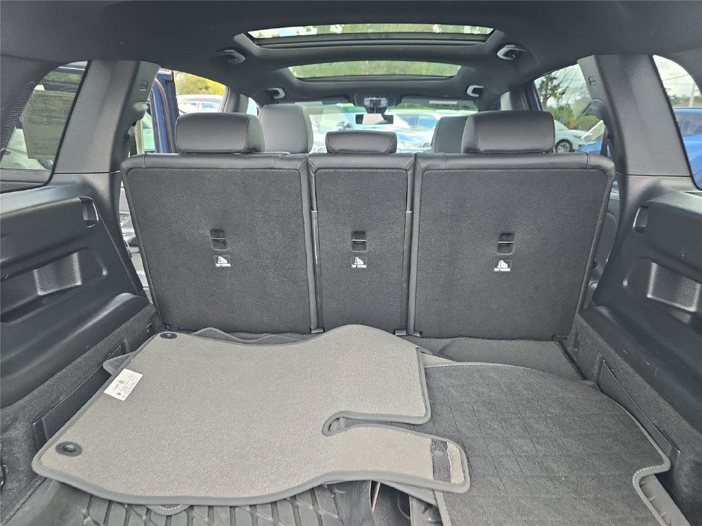 Used 2023 Mercedes-Benz GLB 250 4MATIC w/ Premium Package image 28