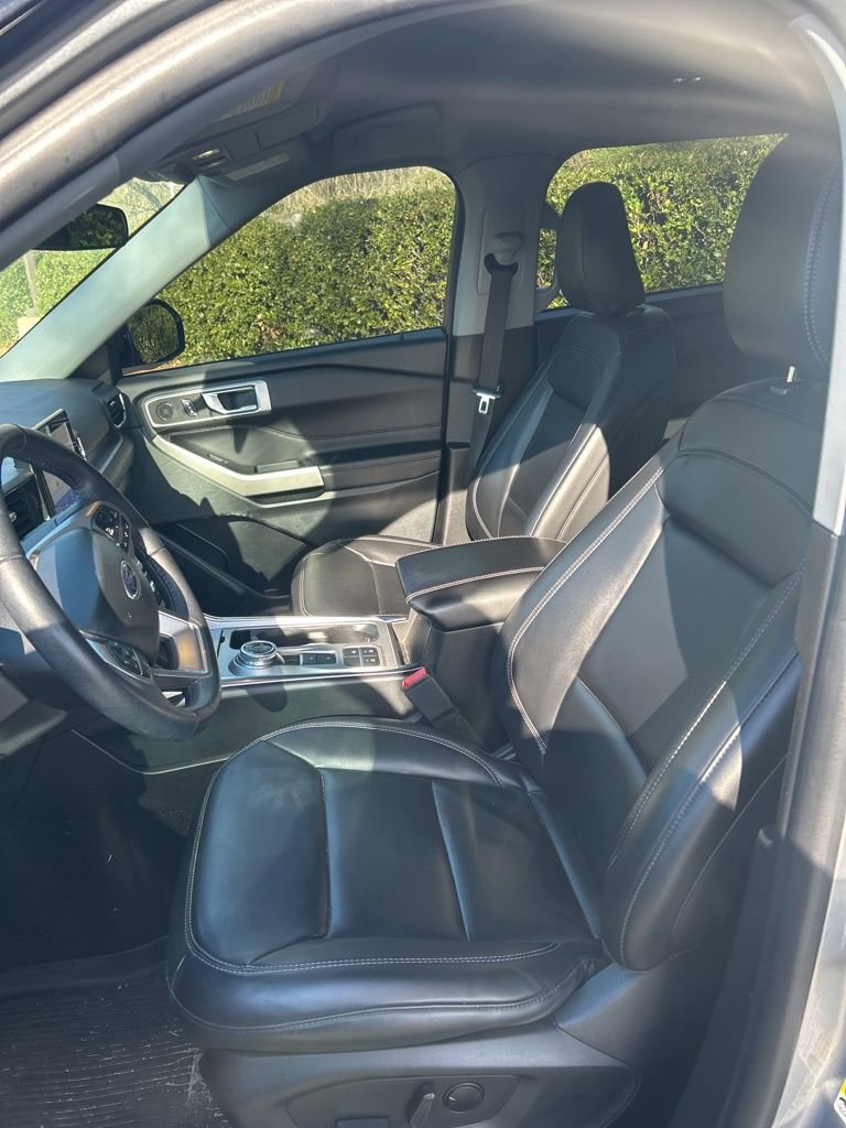 Used 2023 Ford Explorer XLT w/ Equipment Group 202A image 21