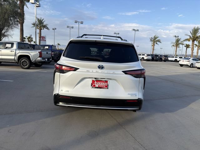 Certified 2024 Toyota Sienna Platinum FWD image 6