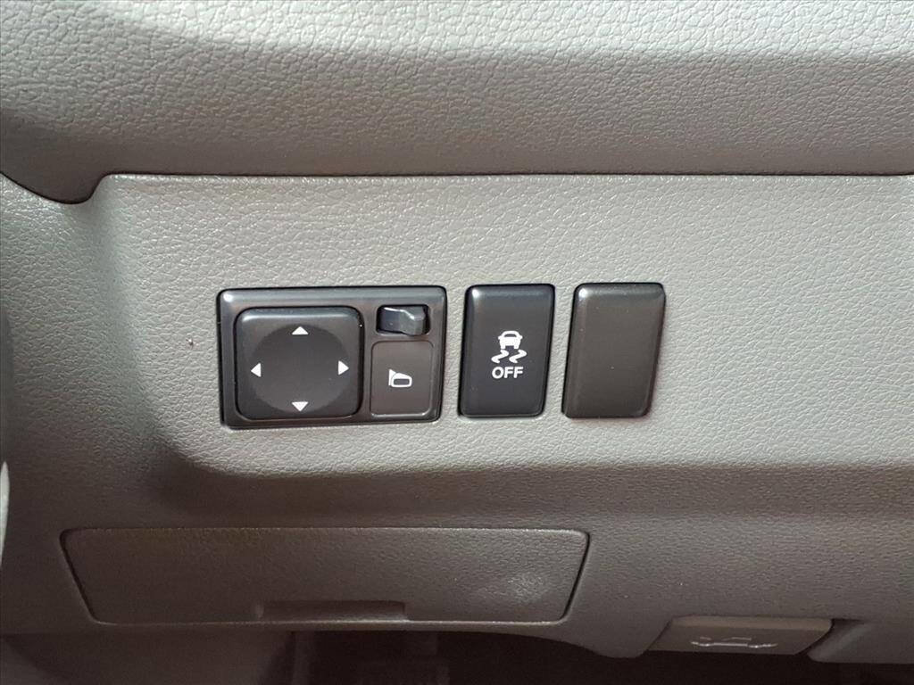 Used 2016 Nissan NV 2500 SV w/ Back Door Glass Package image 23