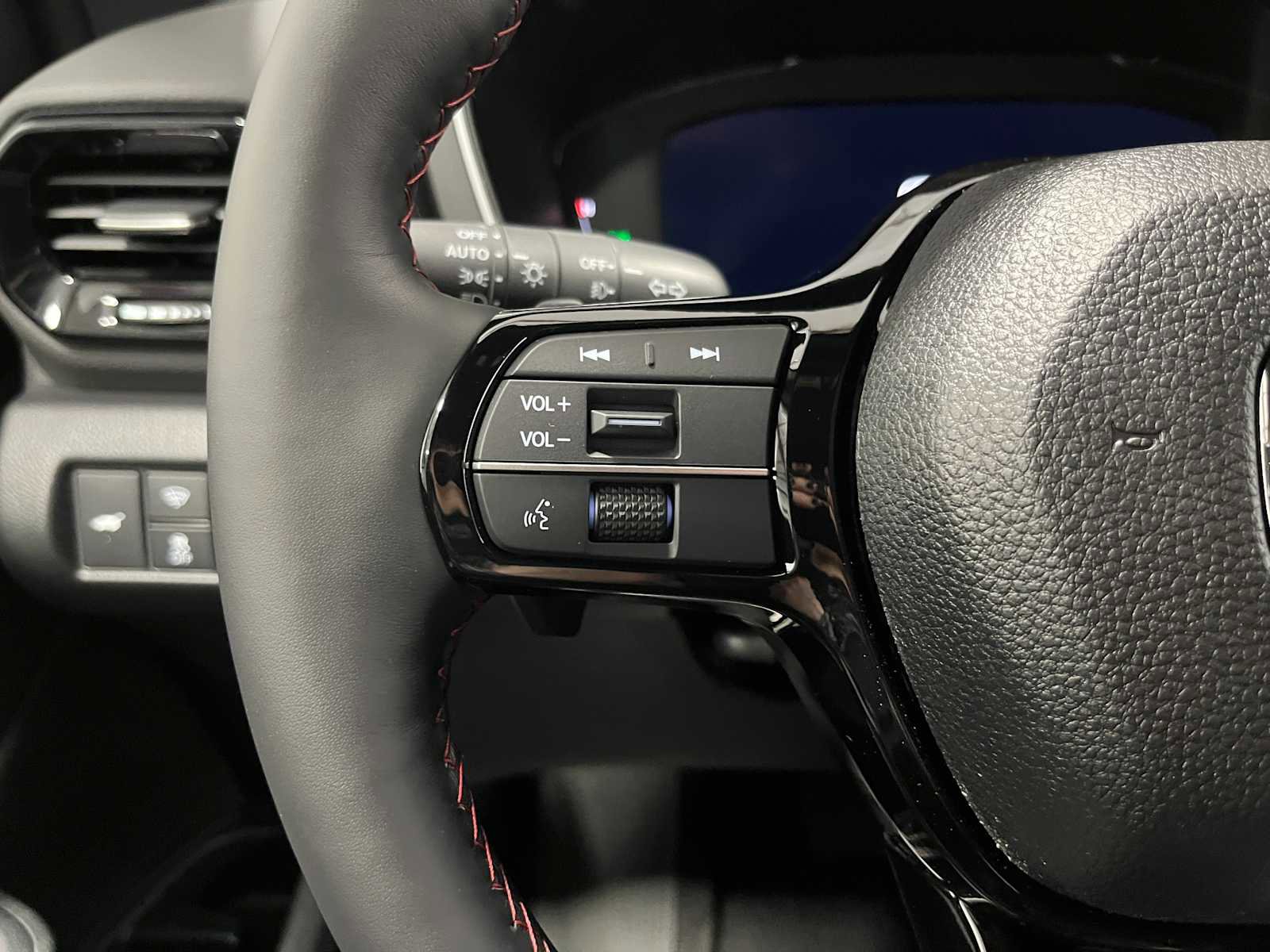 New 2025 Honda Pilot Black Edition image 18