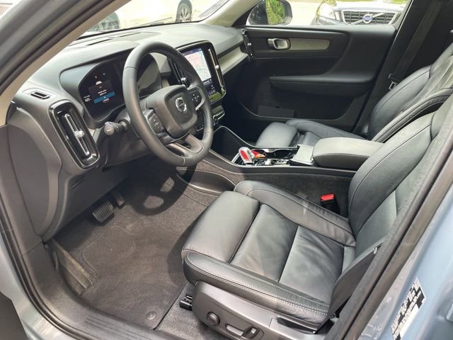 Certified 2023 Volvo XC40 B5 Plus w/ Climate Package AWD/4WD image 13