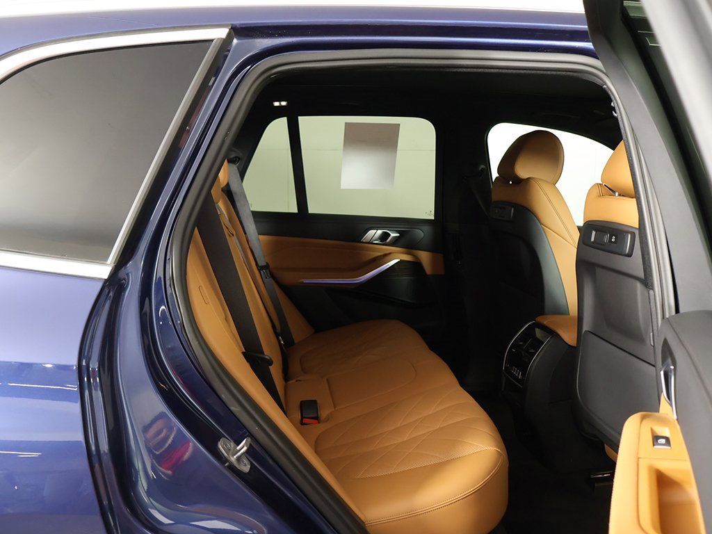 Used 2023 BMW X5 xDrive40i w/ Climate Comfort Package image 32