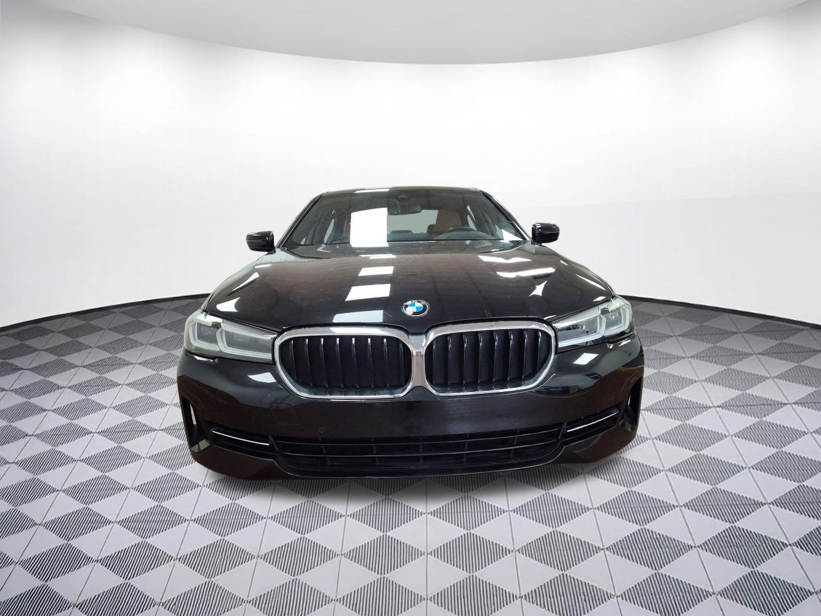 Used 2023 BMW 530i xDrive w/ Premium Package image 5