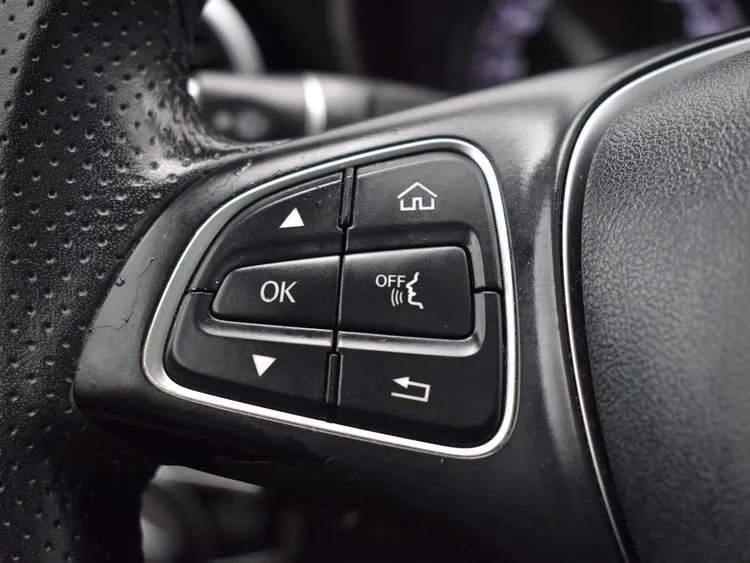 Used 2018 Mercedes-Benz C 300 4MATIC Sedan w/ Premium Package image 25