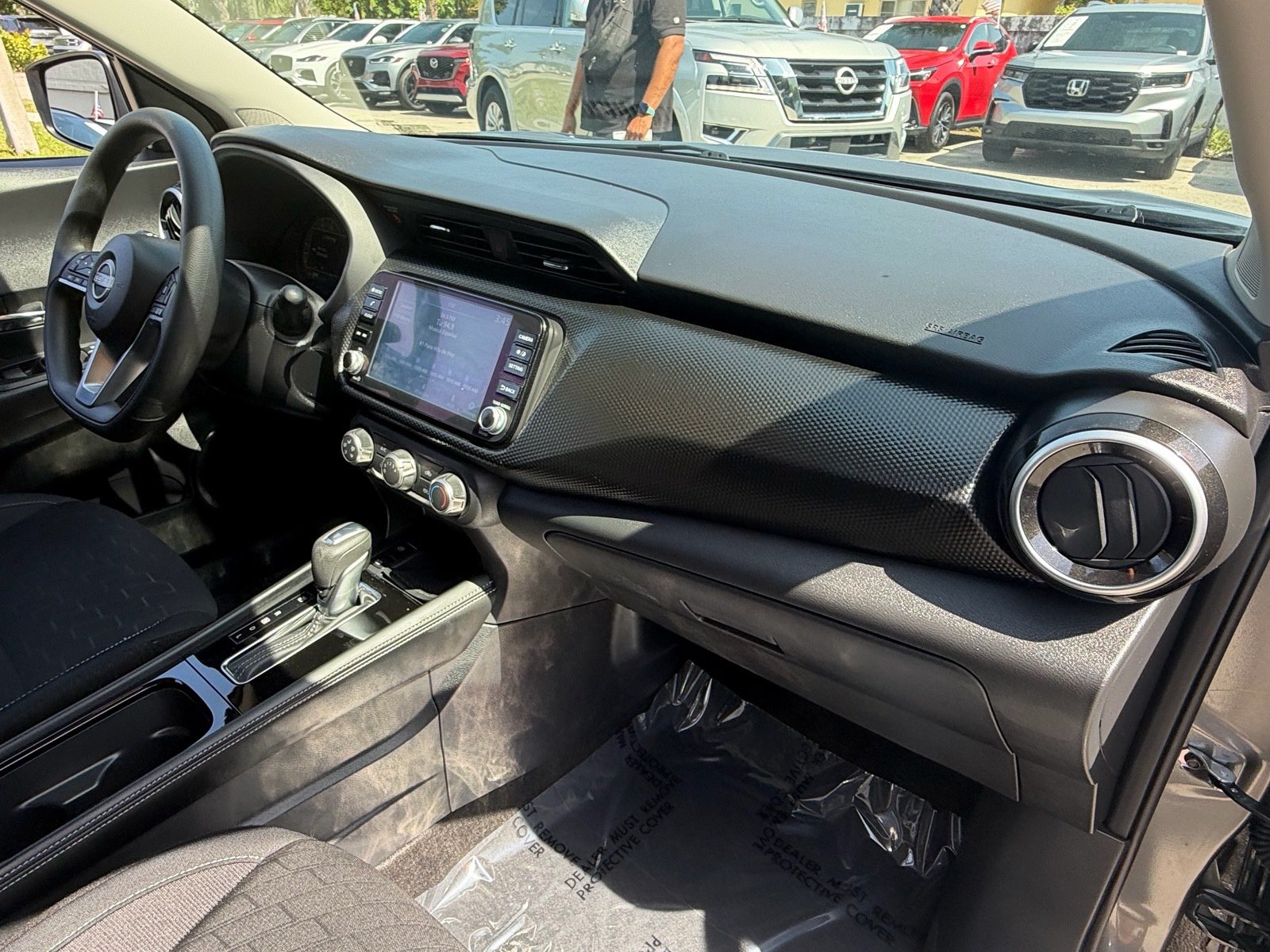 Certified 2024 Nissan Kicks SV w/ Interior Electronics Package FWD image 17