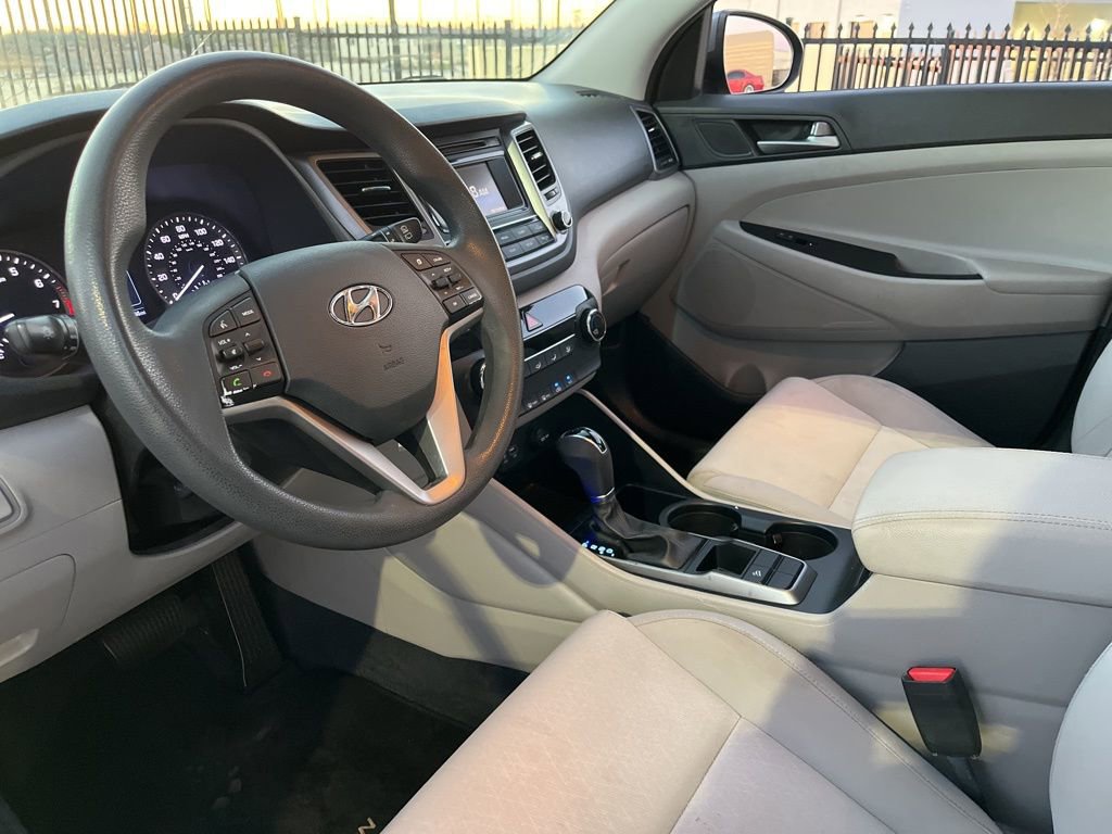 Used 2018 Hyundai Tucson SE w/ Cargo Package image 18