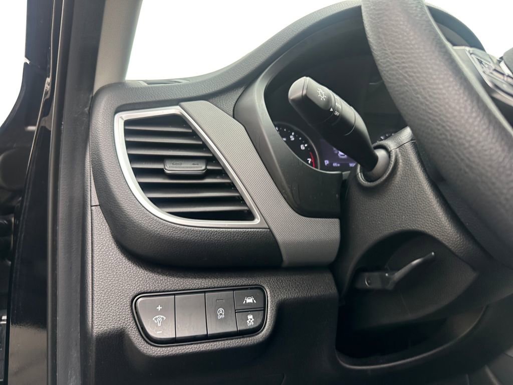 Used 2023 Kia Seltos LX image 13