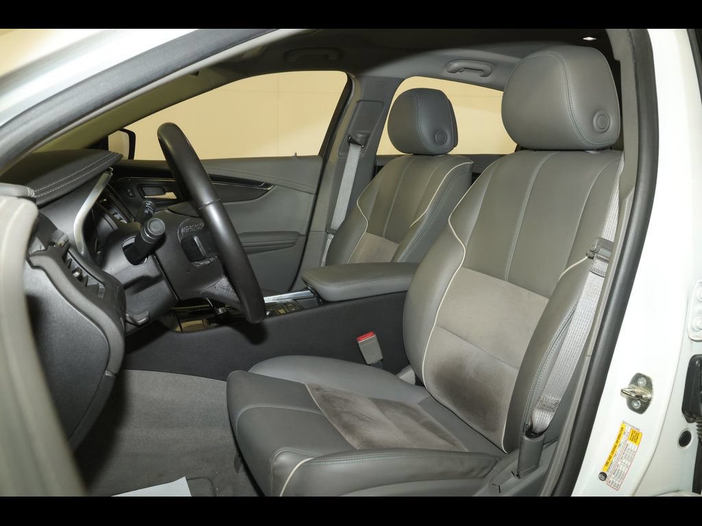 Used 2014 Chevrolet Impala LT FWD image 13