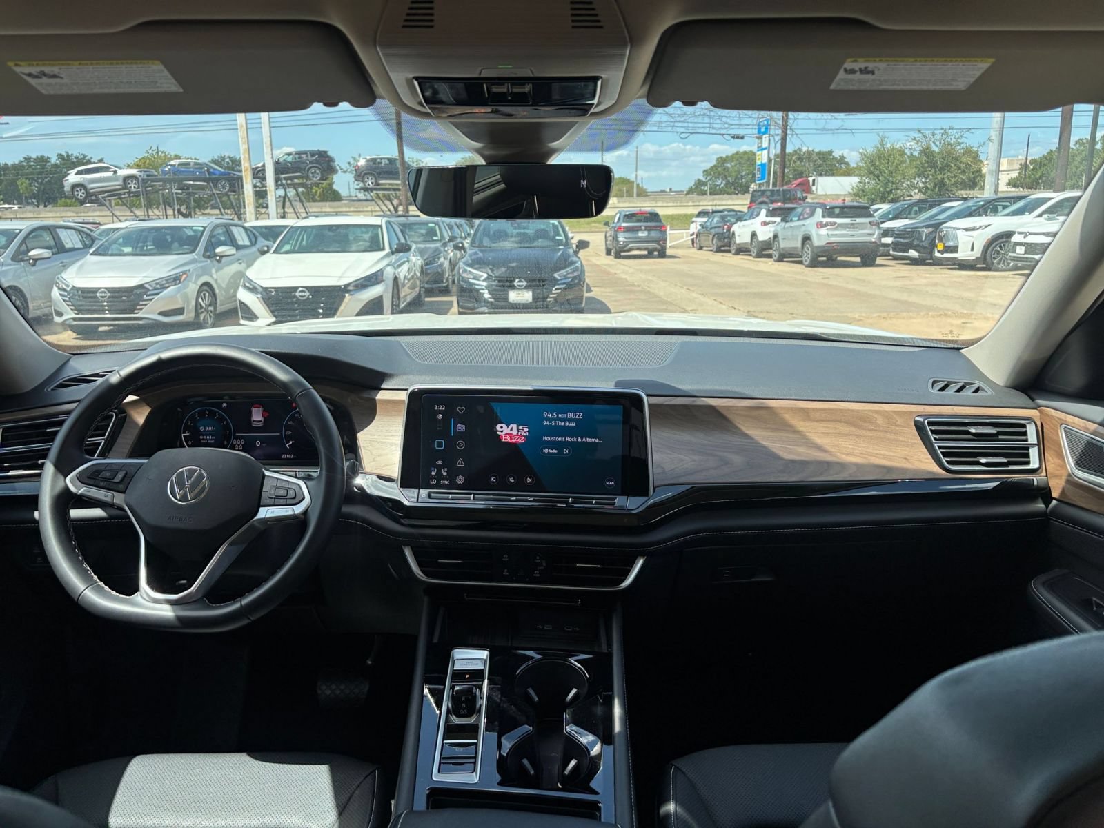 Used 2026 Volkswagen Atlas SE FWD image 32