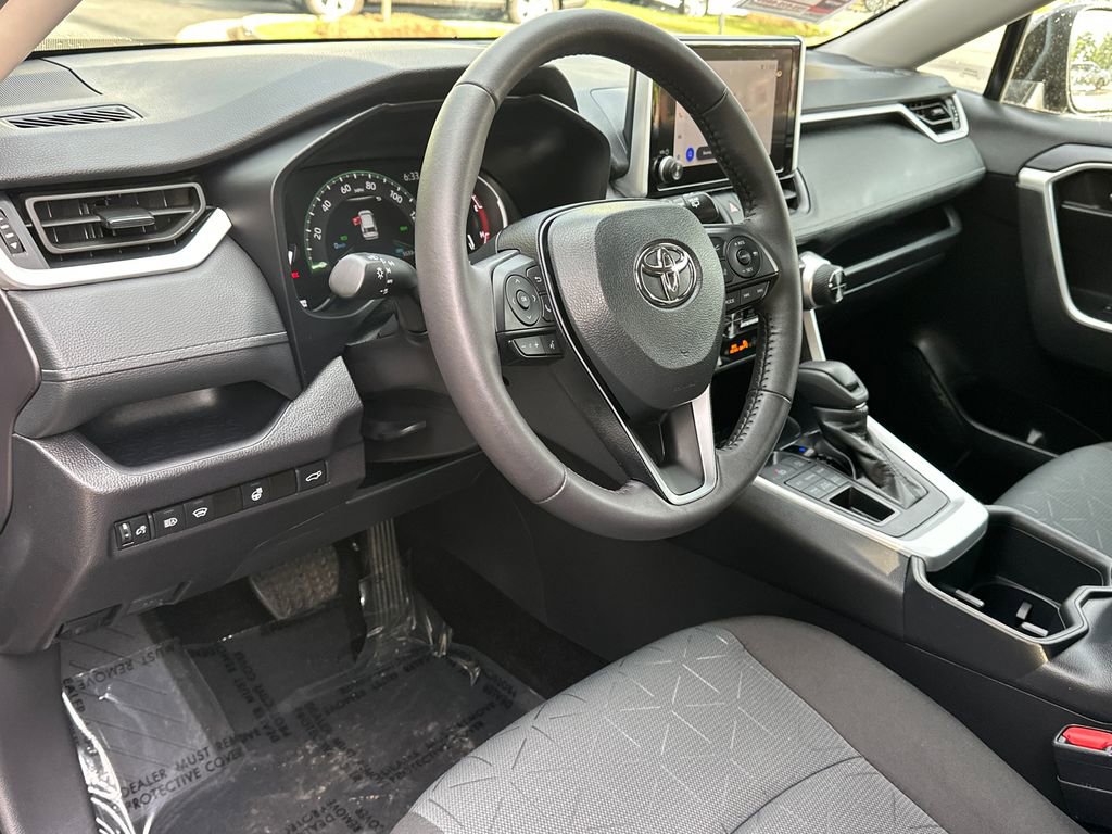 Used 2025 Toyota RAV4 XLE w/ Convenience Package AWD/4WD image 20
