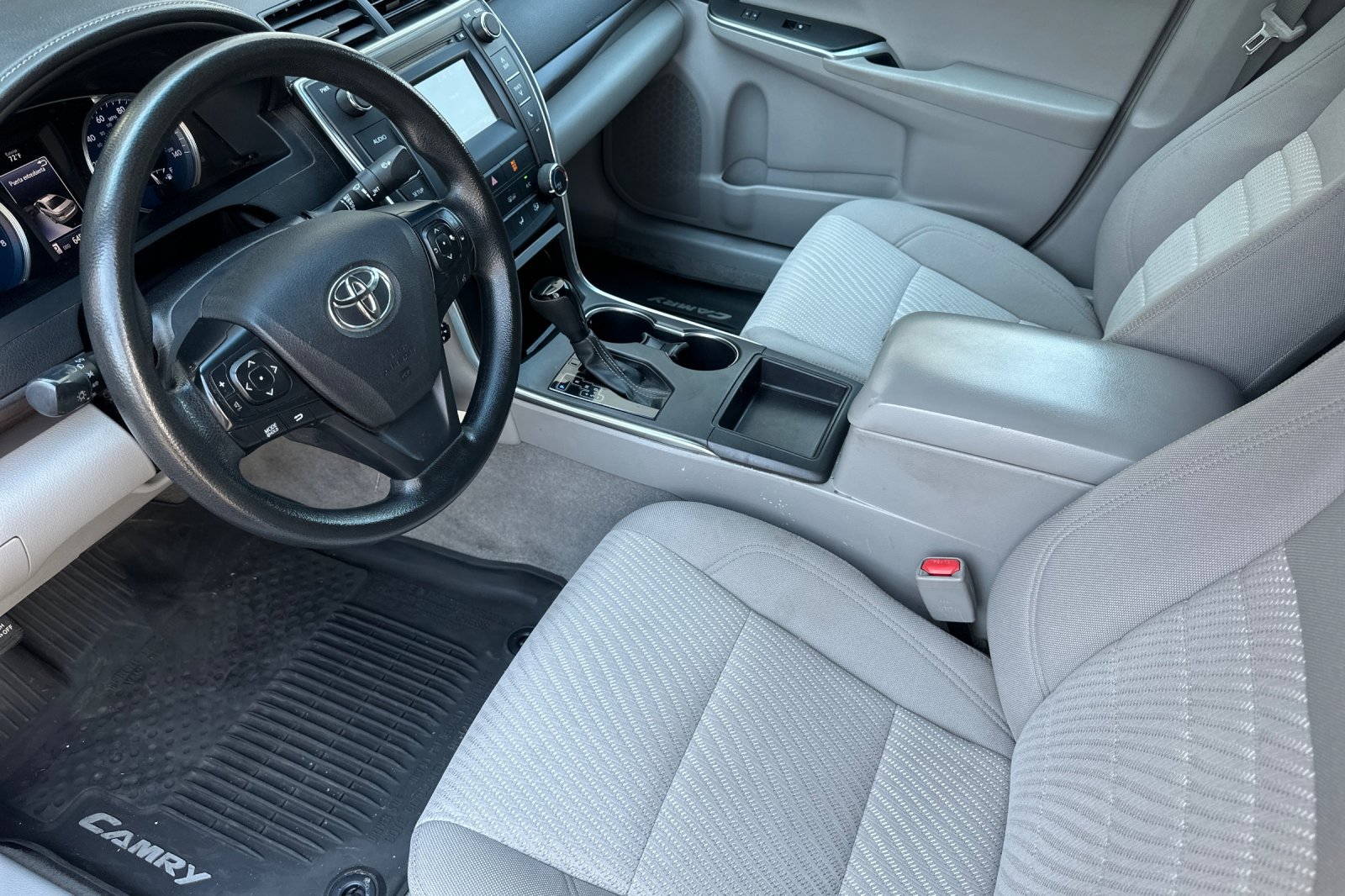 Used 2017 Toyota Camry LE FWD image 9