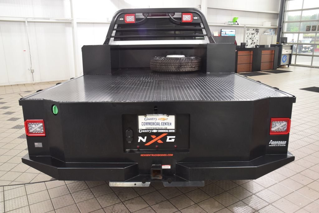 Used 2024 GMC Sierra 3500 Pro w/ Convenience Package AWD/4WD image 4