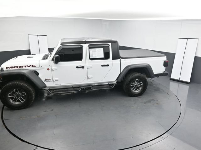 Used 2024 Jeep Gladiator Mojave w/ Technology Group AWD/4WD image 17
