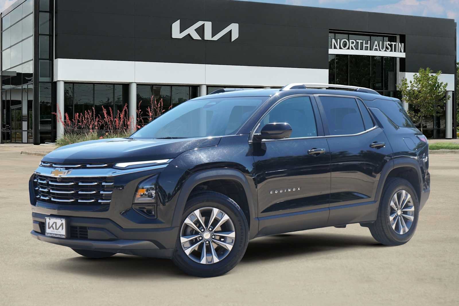 Used 2025 Chevrolet Equinox LT w/ Convenience Package II FWD image 1
