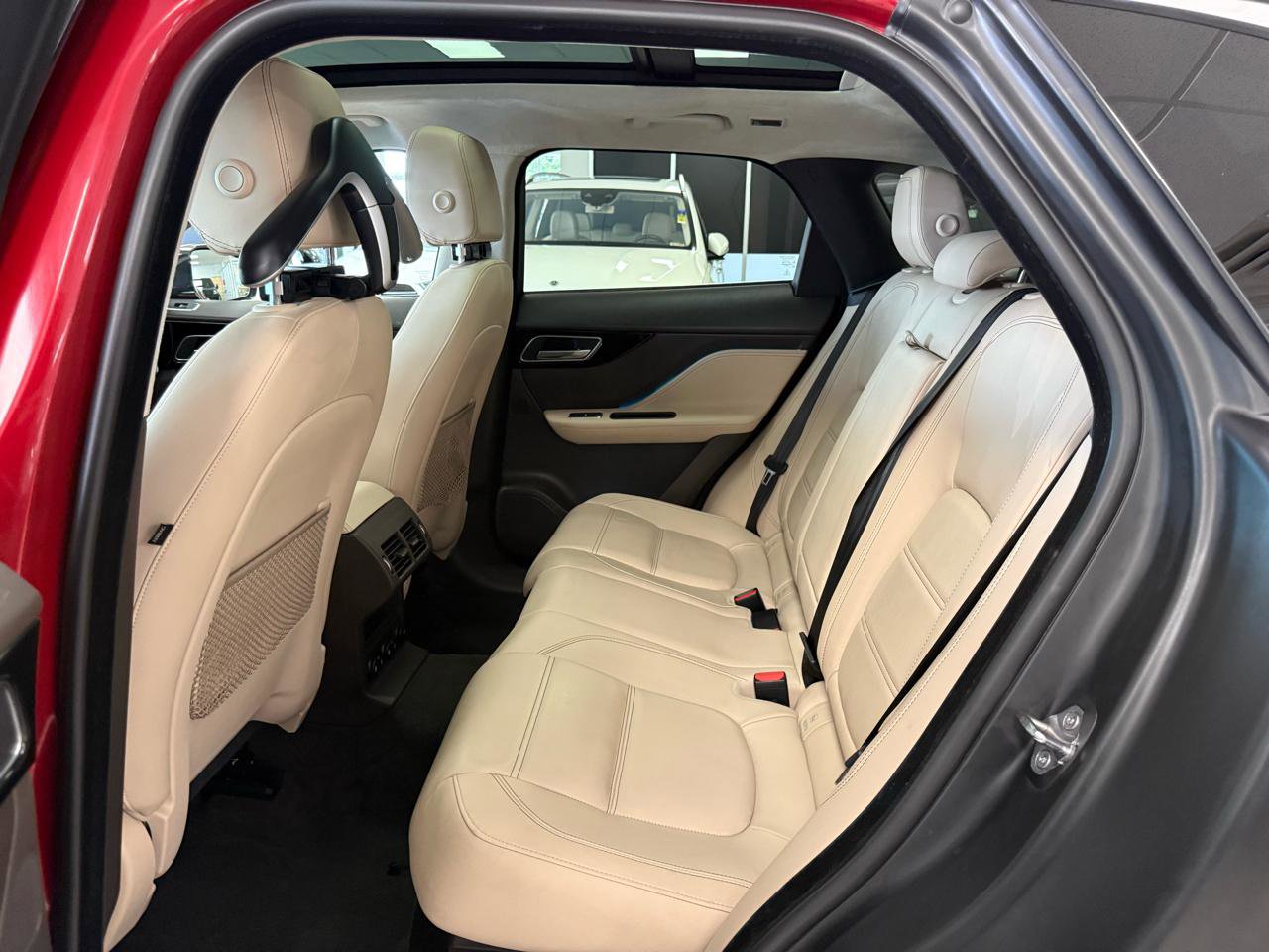Used 2019 Jaguar F-PACE Prestige AWD/4WD image 23