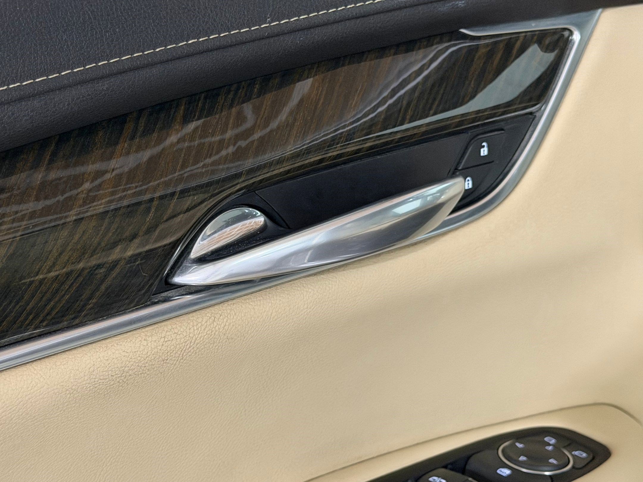Used 2018 Cadillac XT5 FWD image 22