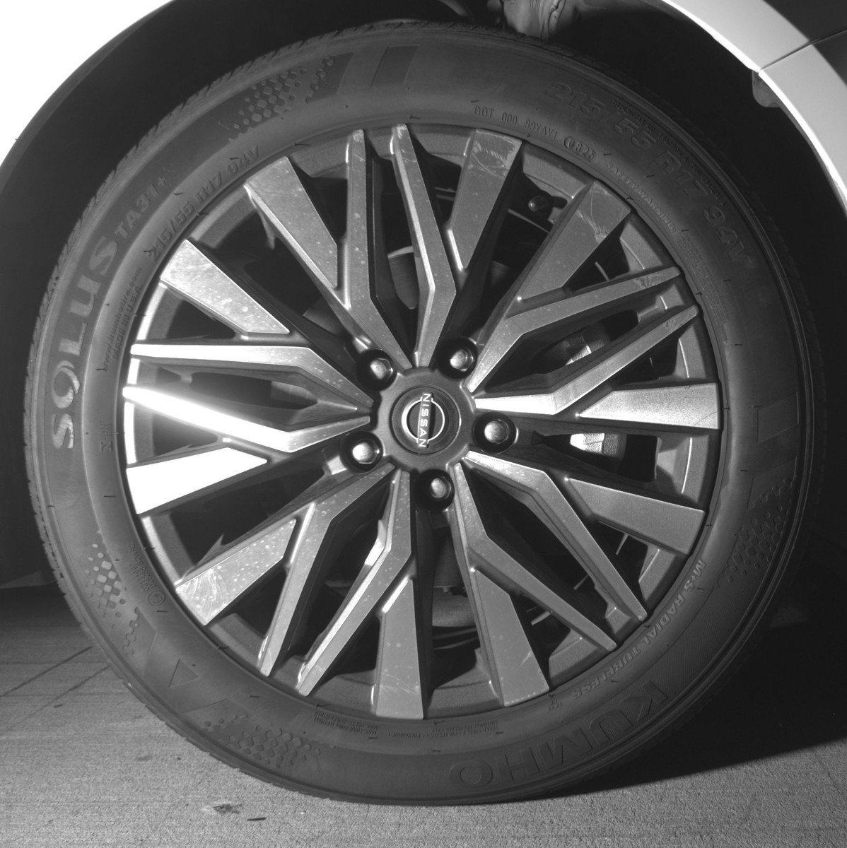 Used 2025 Nissan Altima 2.5 SV image 13