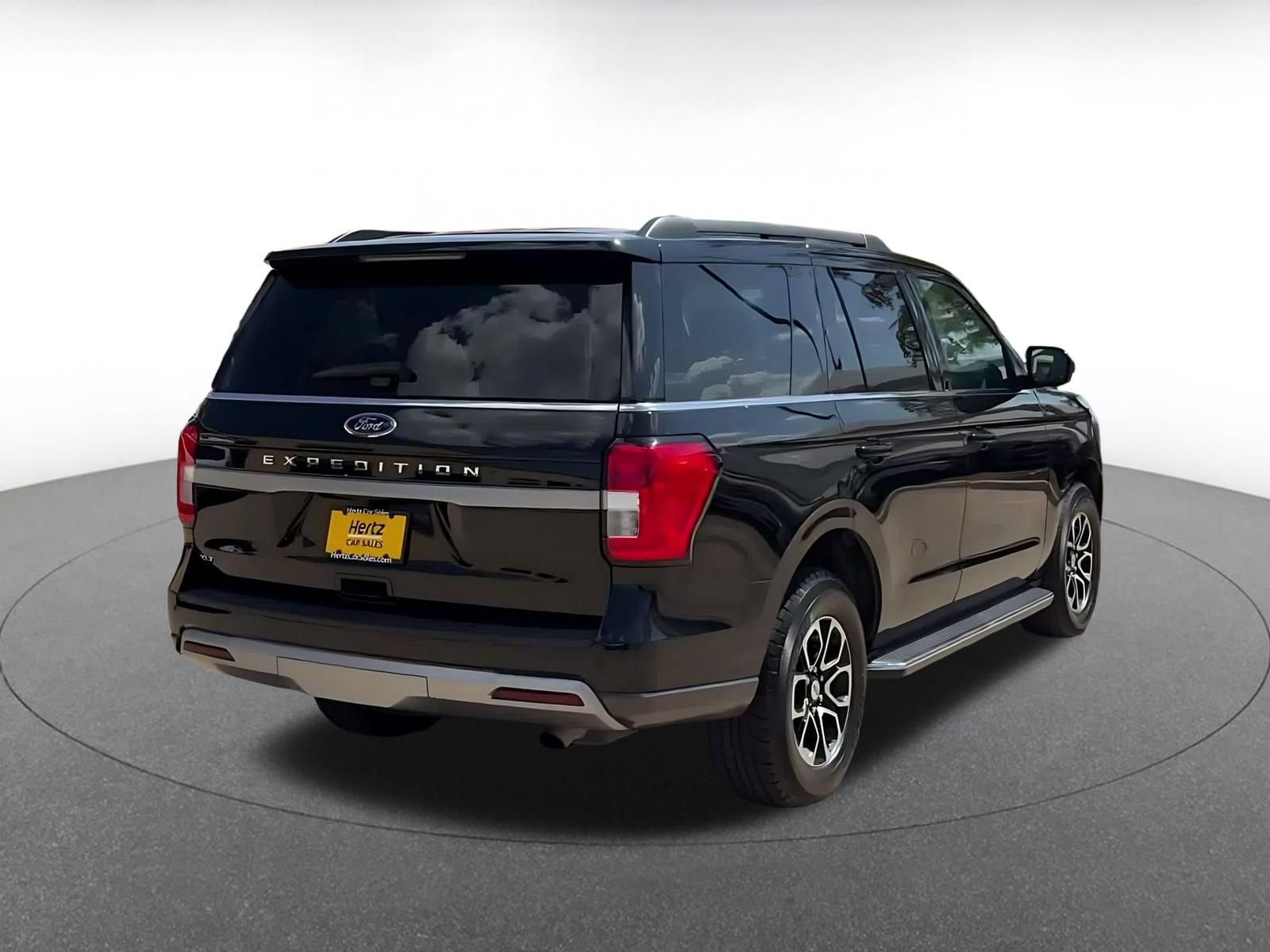 Used 2023 Ford Expedition XLT AWD/4WD image 14