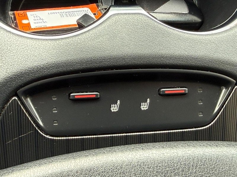 Used 2021 Toyota Venza XLE image 30