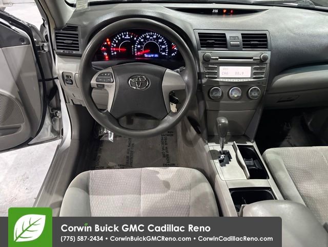 Used 2011 Toyota Camry LE FWD image 27