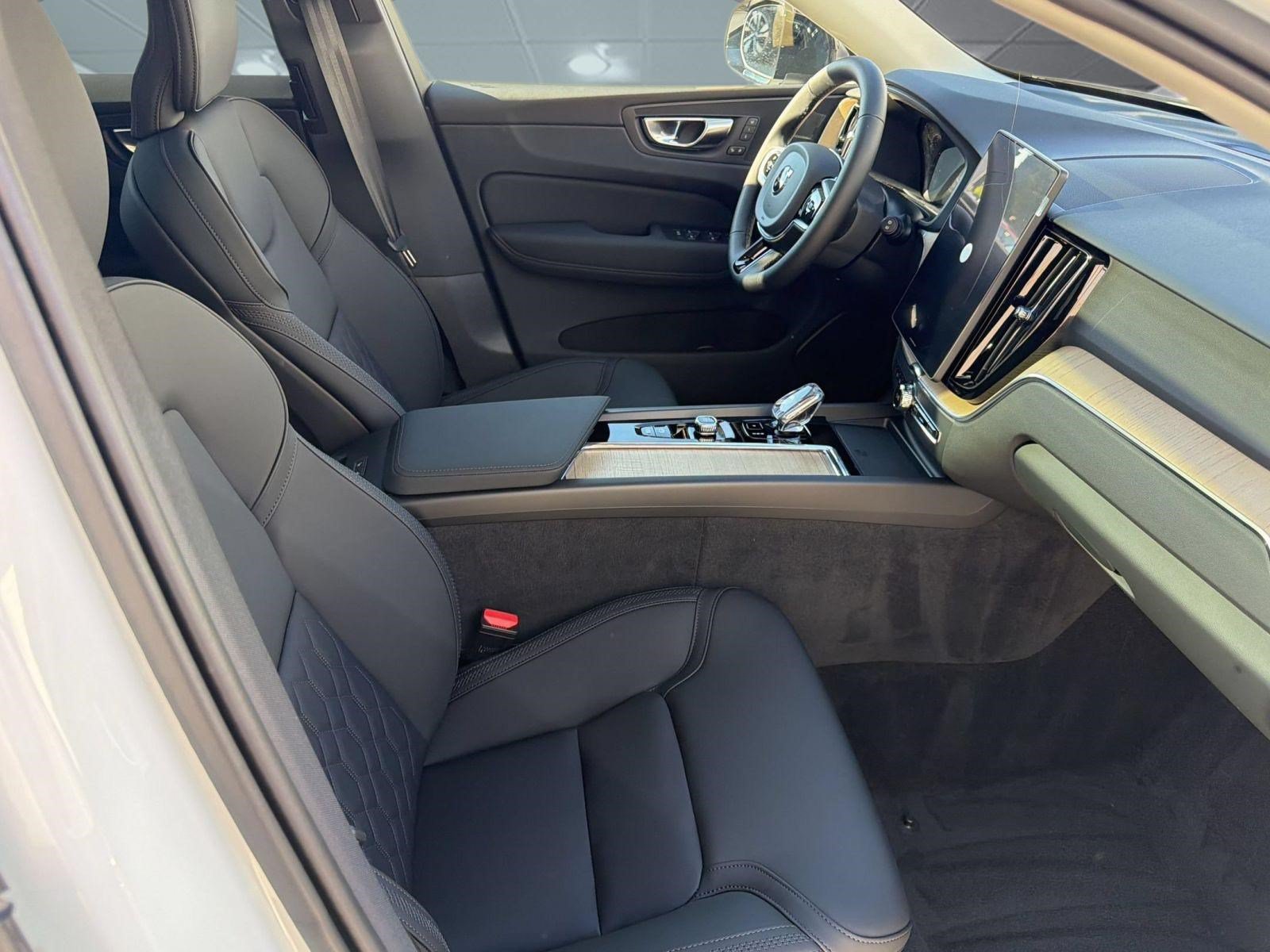 New 2026 Volvo XC60 B5 Plus w/ Climate Package AWD/4WD image 24