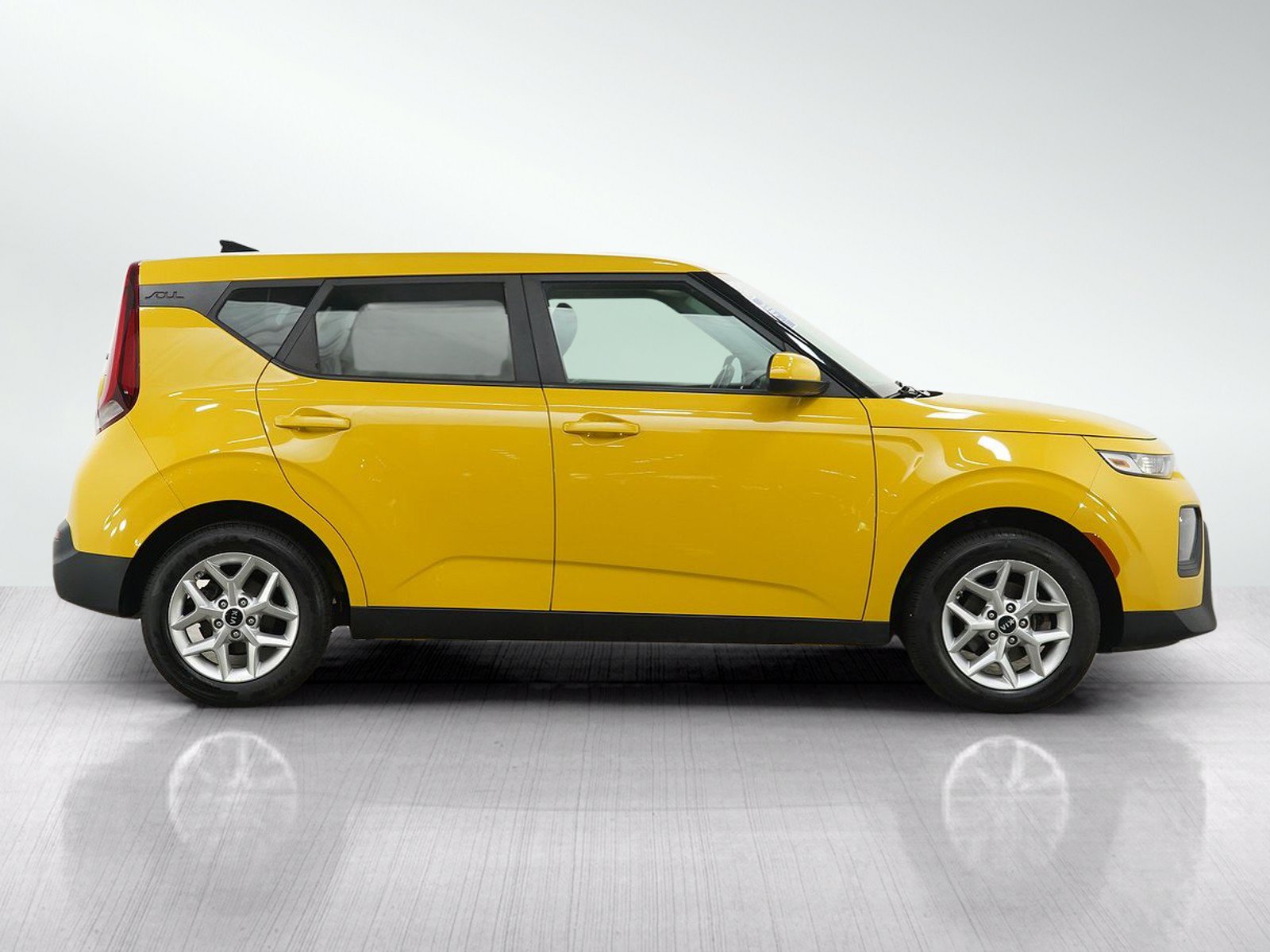 Used 2020 Kia Soul S FWD image 6