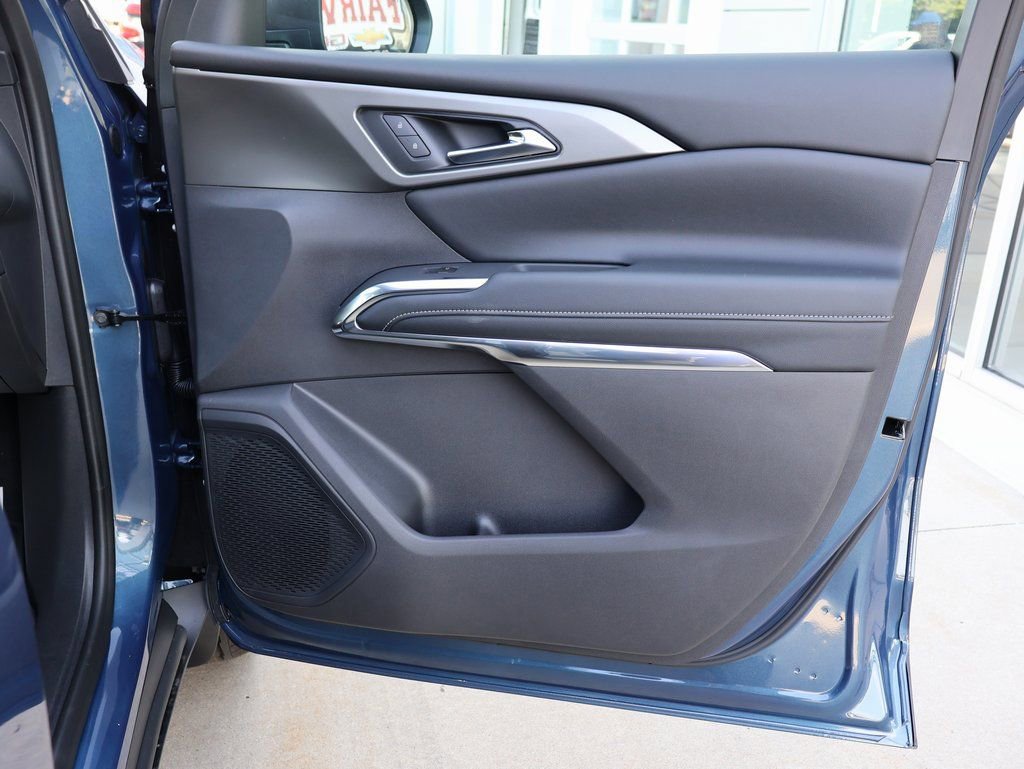 New 2026 Chevrolet Traverse LT w/ Driver Confidence Package image 32