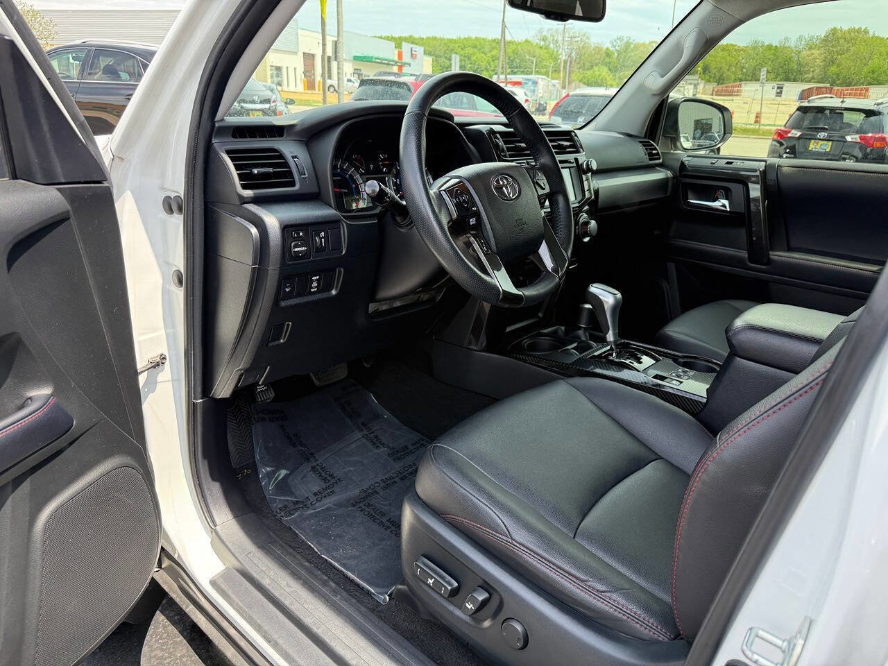 Used 2018 Toyota 4Runner TRD Off-Road Premium AWD/4WD image 96