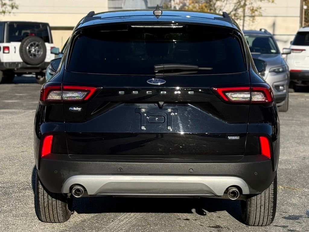Used 2023 Ford Escape SE image 4