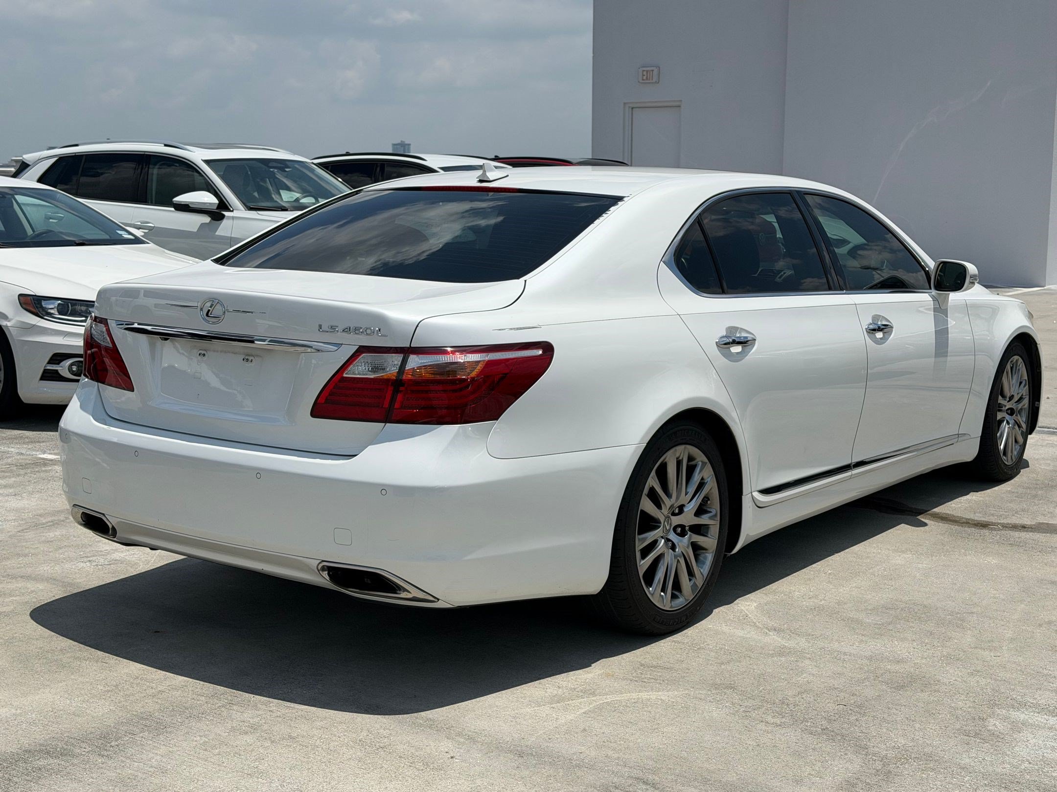 Used 2011 Lexus LS 460 L w/ Luxury Pkg RWD image 9