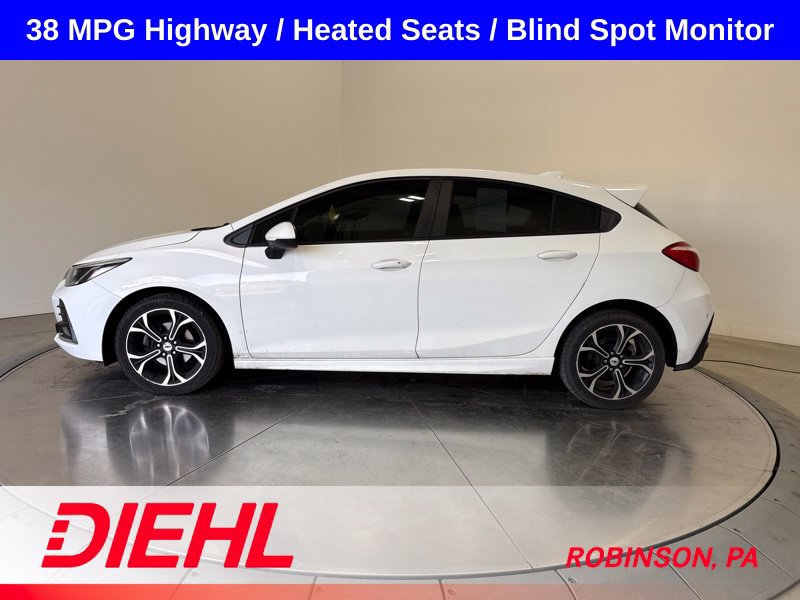 Used 2019 Chevrolet Cruze LT w/ Convenience Package FWD image 4