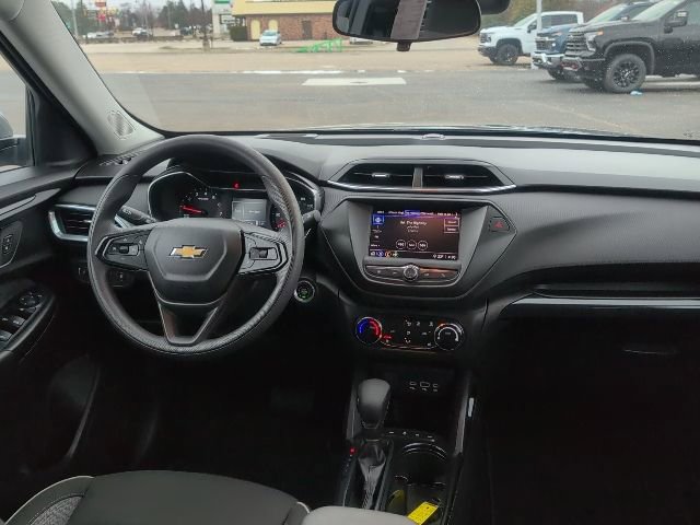 Used 2023 Chevrolet TrailBlazer LT AWD/4WD image 39