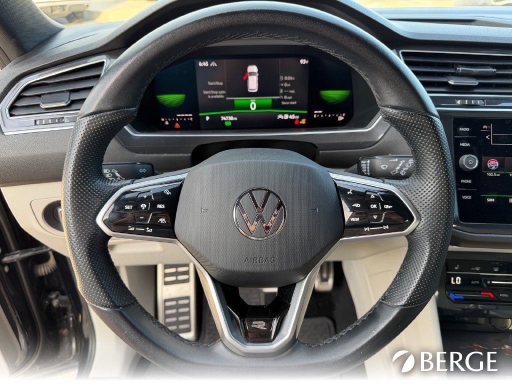 Used 2022 Volkswagen Tiguan SE R-Line AWD/4WD image 16