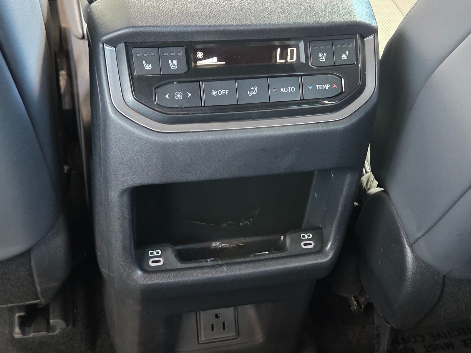 Used 2025 Lexus TX 500h AWD w/ Technology Package image 16