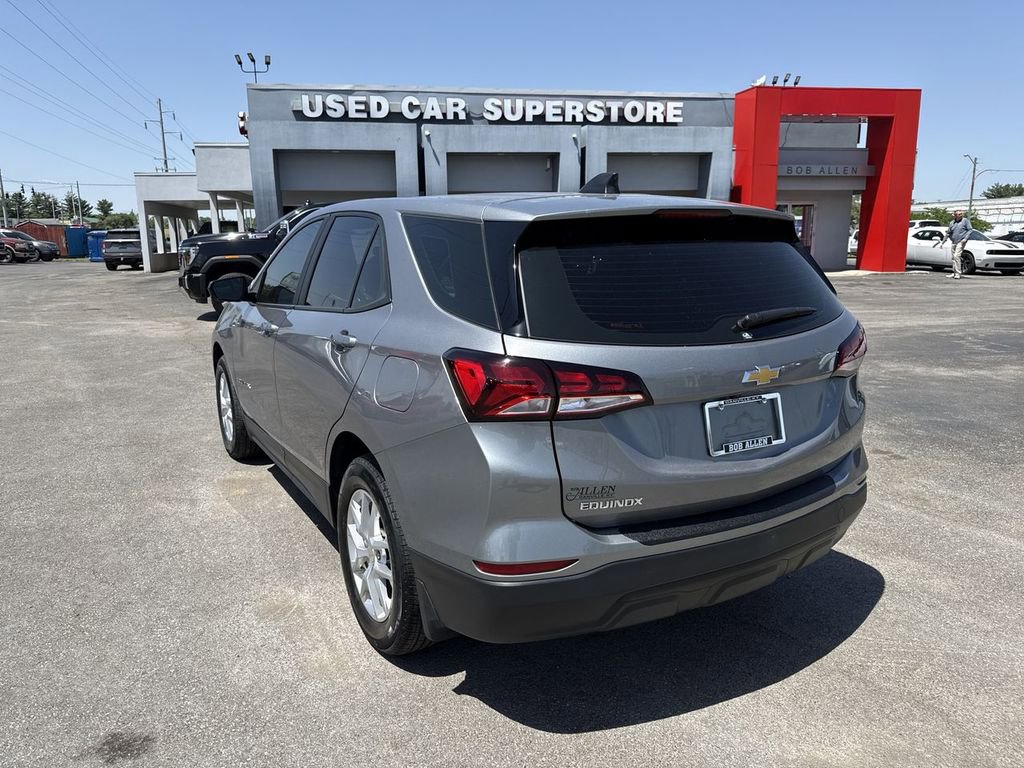 Used 2023 Chevrolet Equinox LS FWD image 12