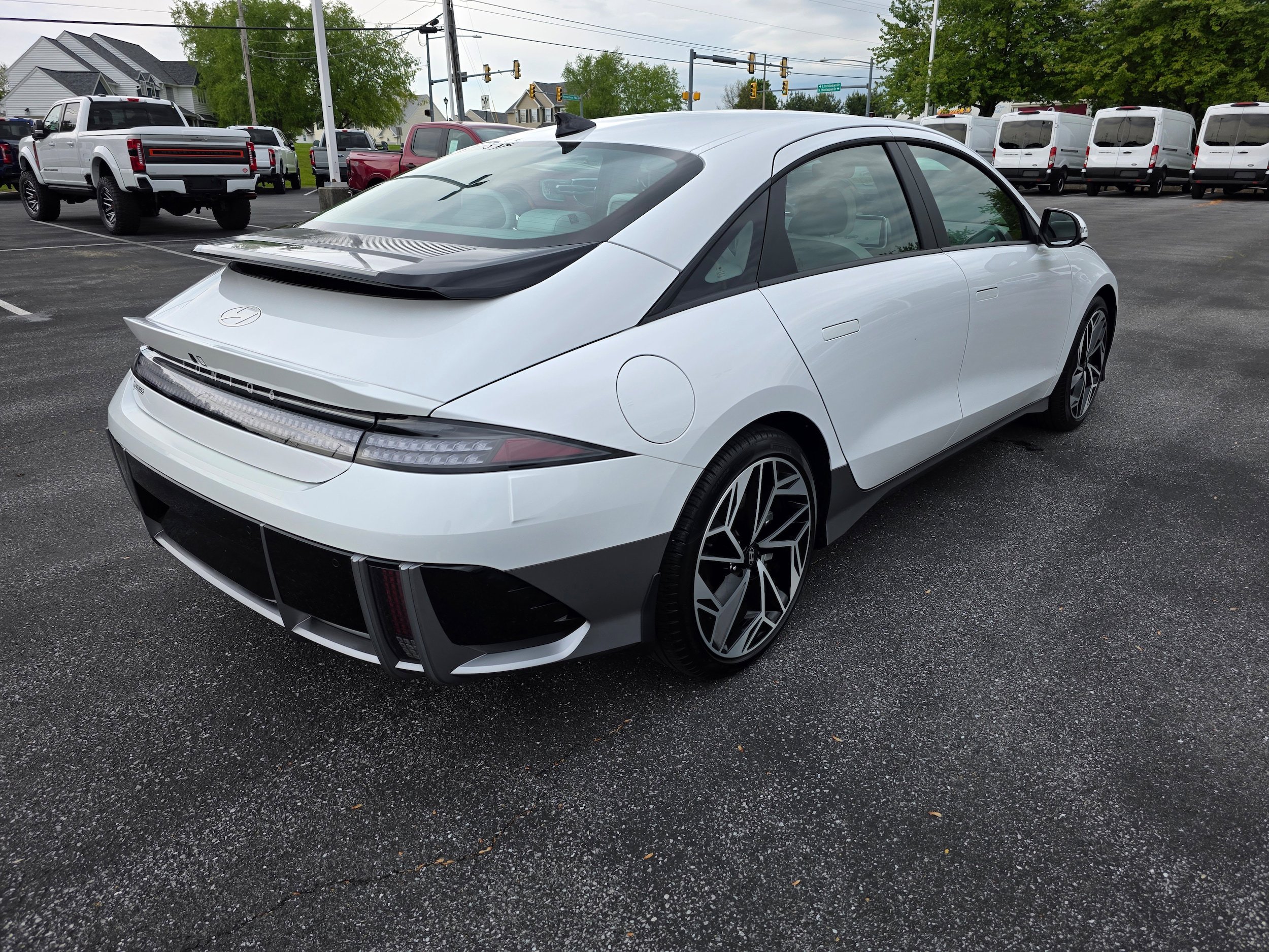 Used 2023 Hyundai Ioniq 6 SEL AWD/4WD image 5