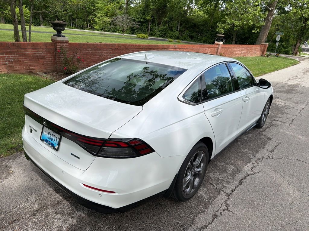 Used 2023 Honda Accord EX-L image 12