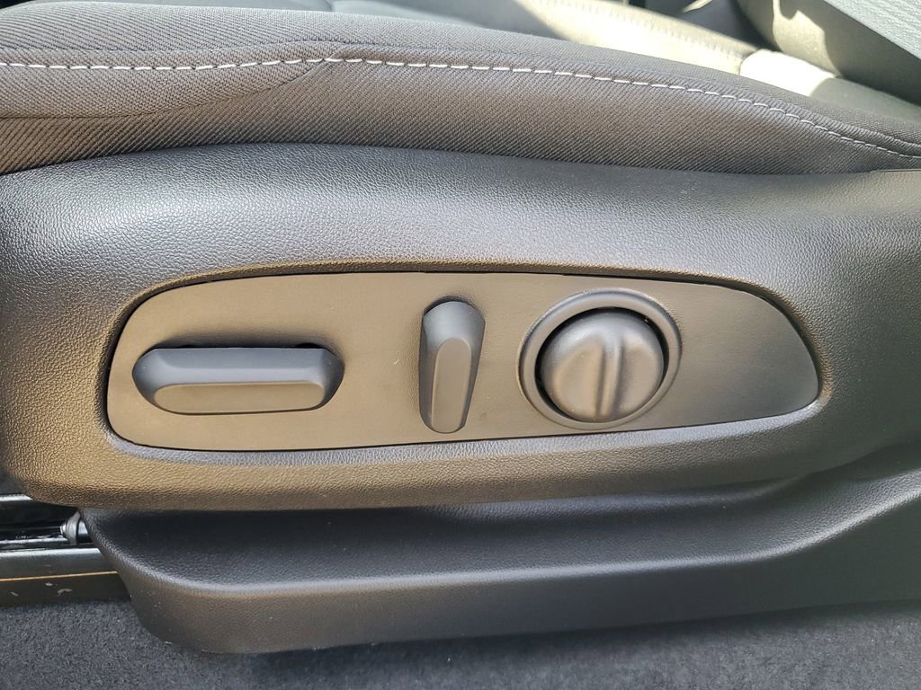 New 2027 Chevrolet Bolt LT w/ Comfort Package FWD image 20