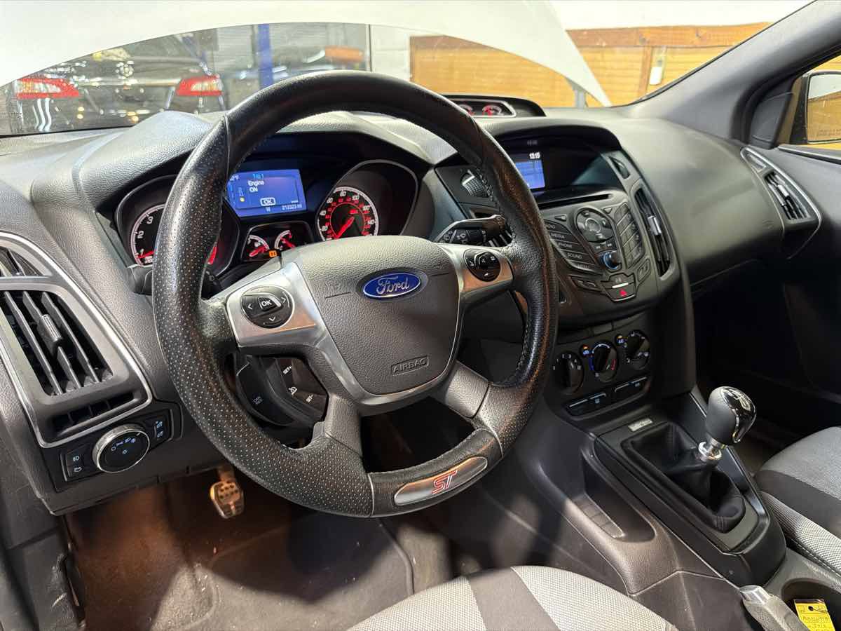 Used 2014 Ford Focus ST image 14