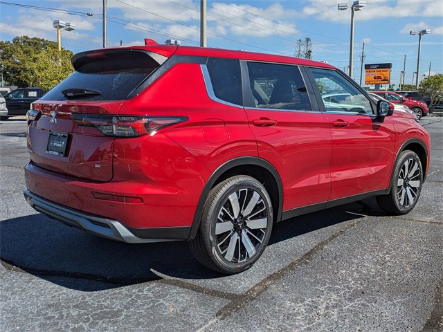 New 2025 Mitsubishi Outlander SE image 5