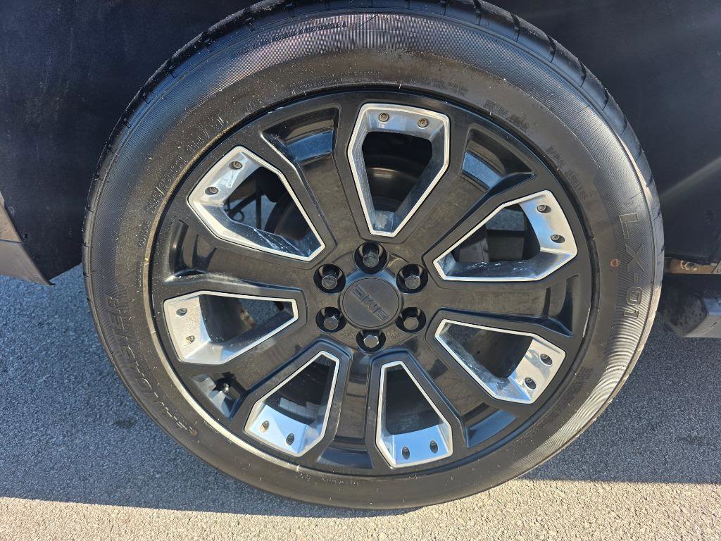 Used 2018 GMC Yukon Denali w/ Denali Ultimate Package image 23