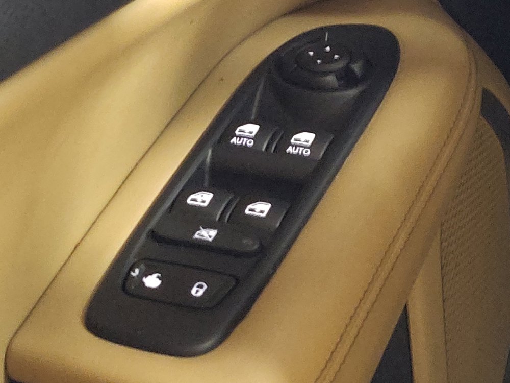 Used 2018 Jeep Compass Sport w/ Tech Group FWD image 27
