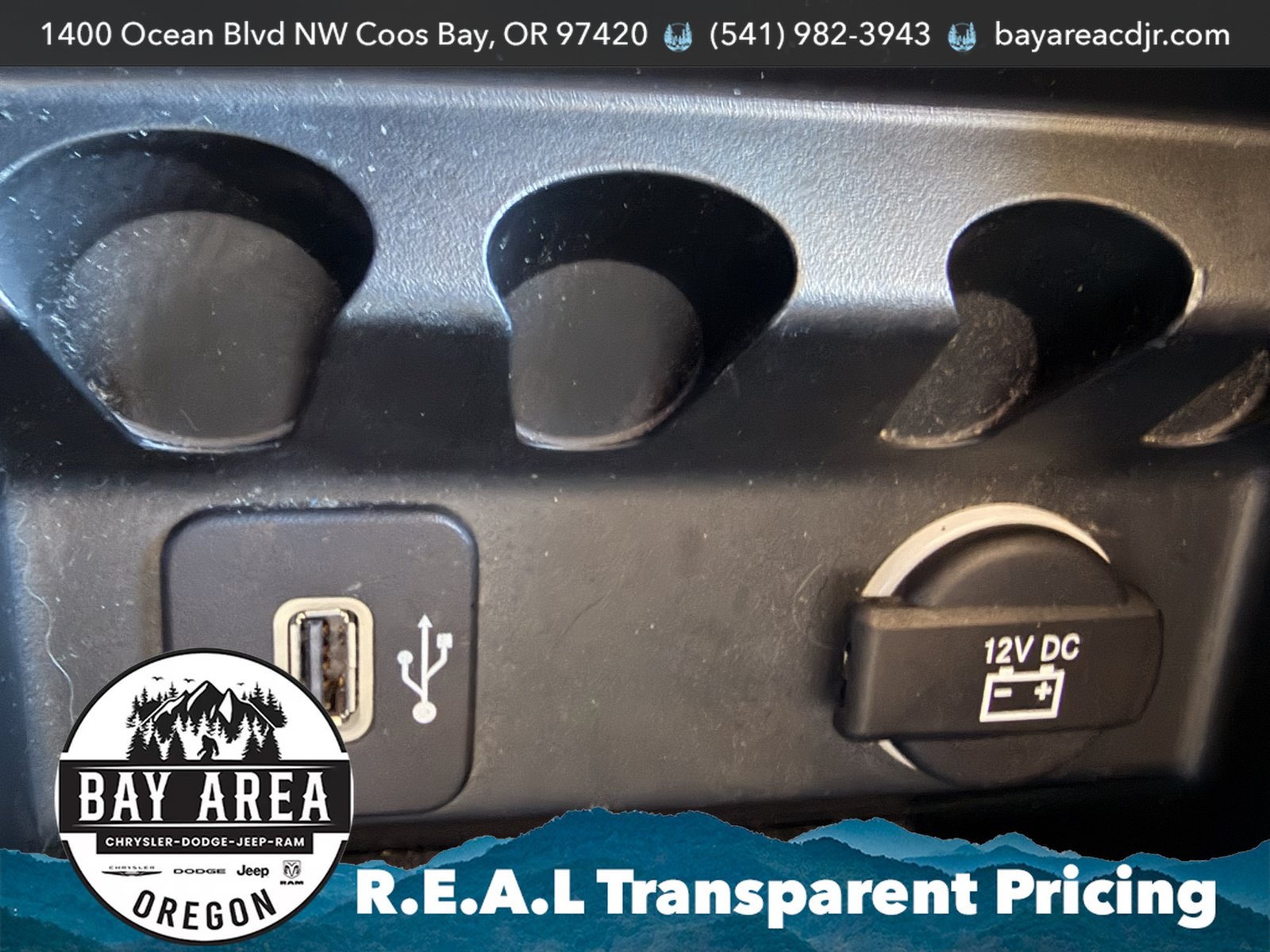 Used 2016 Jeep Cherokee Trailhawk w/ Leather Interior Group AWD/4WD image 27