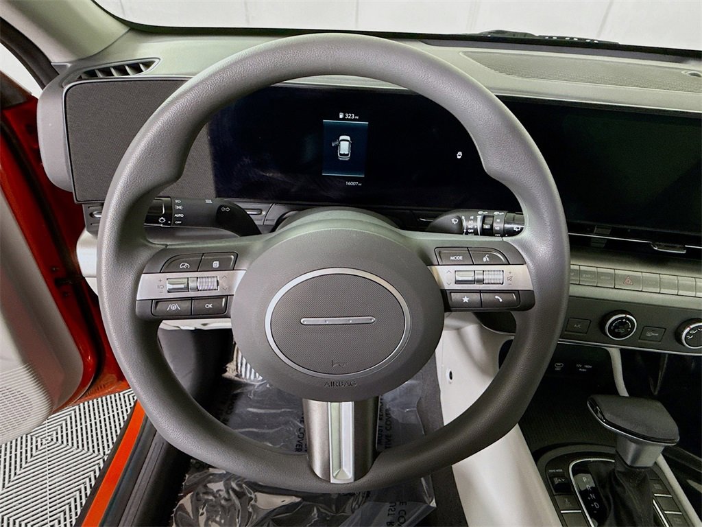 Certified 2025 Hyundai Kona SE image 20