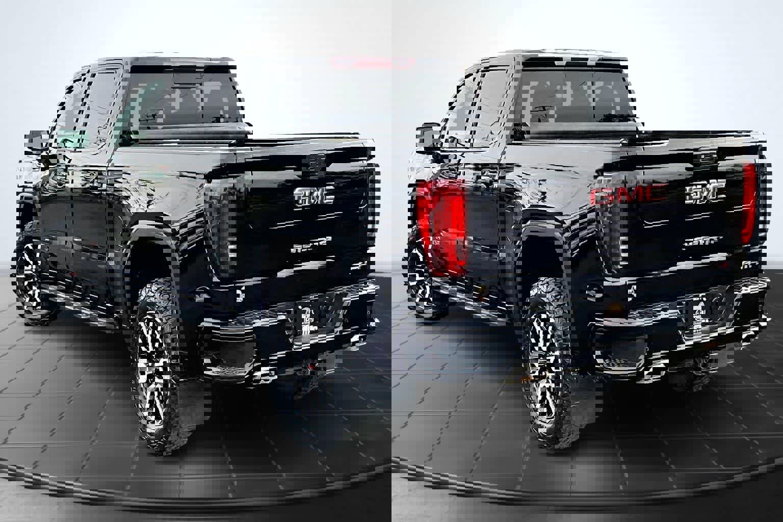 Used 2023 GMC Sierra 1500 AT4 w/ AT4 Preferred Package image 4