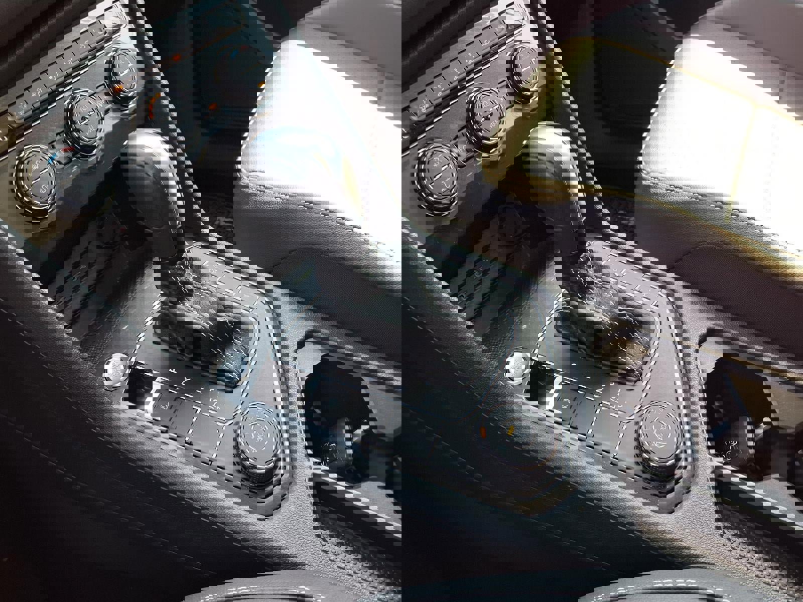 Used 2021 Volkswagen Tiguan SEL w/ 2-Row Tiguan MDO Package AWD/4WD image 13