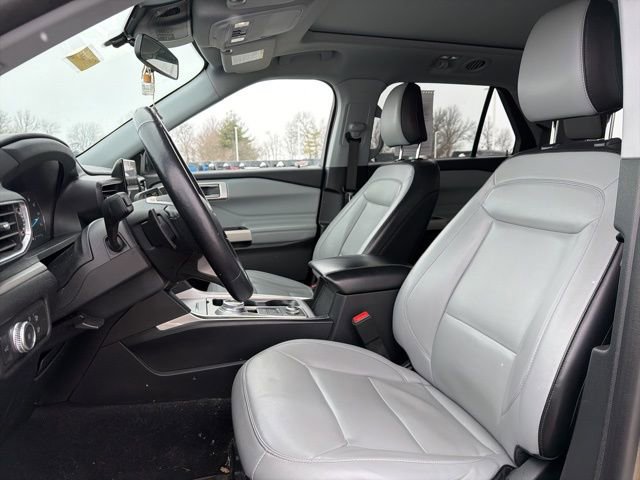 Certified 2021 Ford Explorer XLT w/ Equipment Group 202A image 24