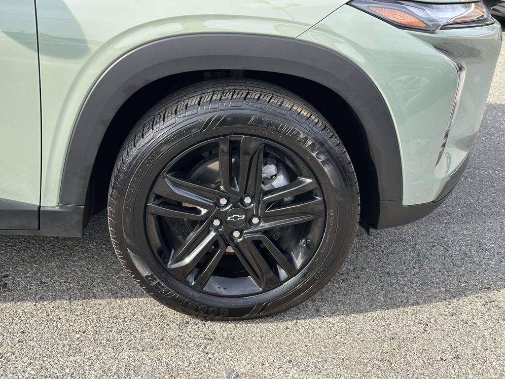 Used 2024 Chevrolet Trax ACTIV w/ Sunroof Package image 11